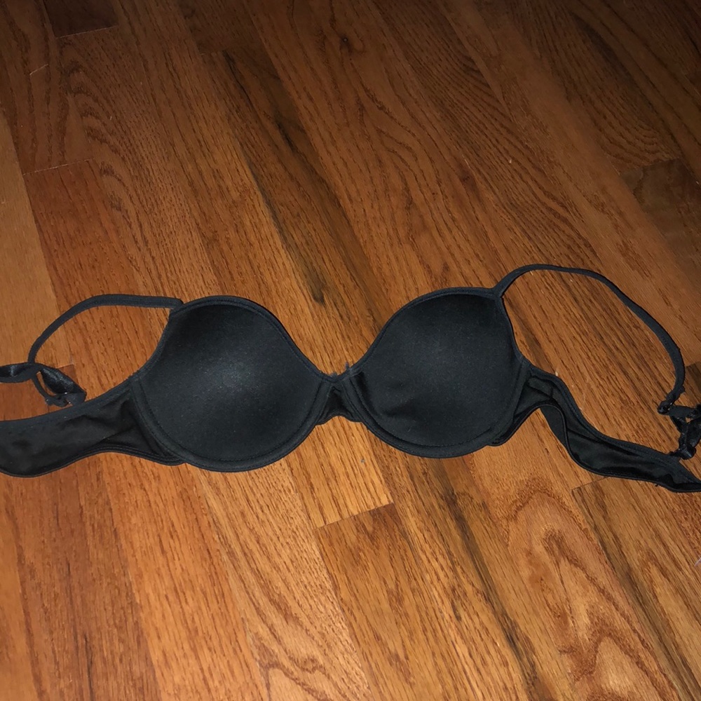 34B black bra
